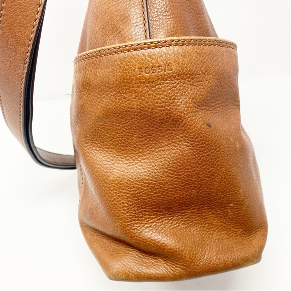 Fossil Leather Shoulder Bag - Picture 11 of 15